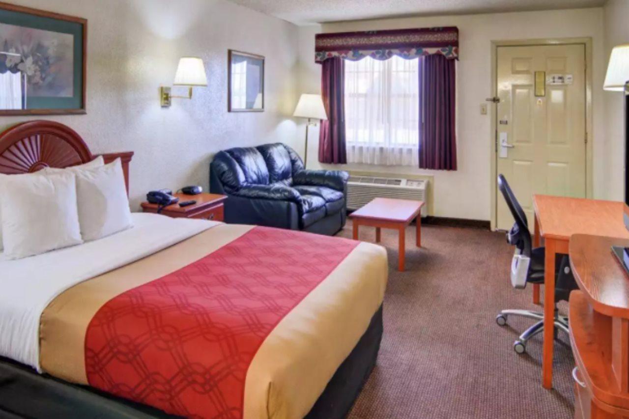 Super 8 By Wyndham Decatur Texas Hotel Eksteriør billede