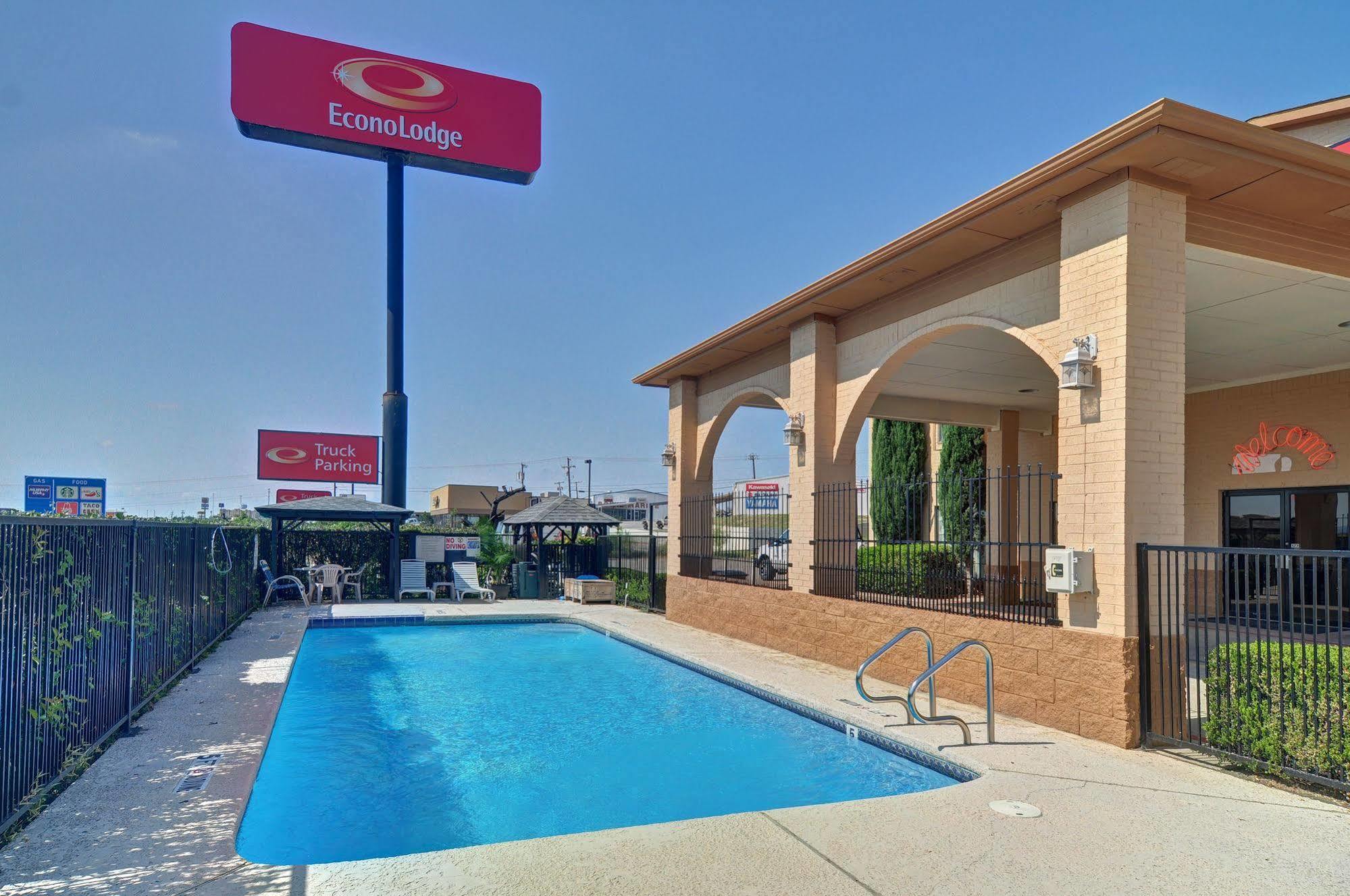 Super 8 By Wyndham Decatur Texas Hotel Eksteriør billede